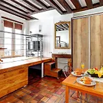 Bnbnova - Charming Near Notre-dame & Marais