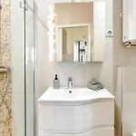 Bnbnova - Charming Near Notre-dame & Marais