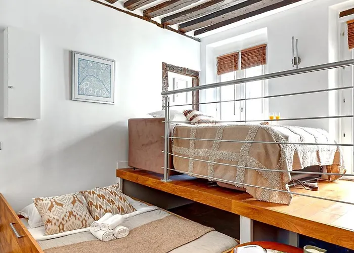Bnbnova - Charming Near Notre-dame & Marais Apartmán